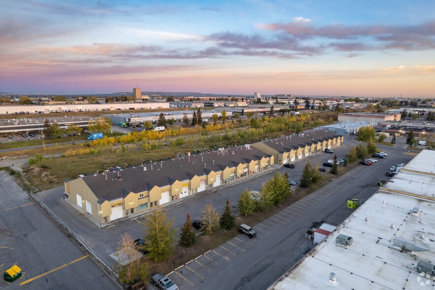 More Photos Of 3208 8th Ave NE, Calgary Warehouse For Sale