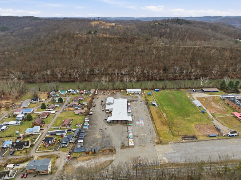 More Photos Of 5100 Elk River Rd N, Elkview Flex For Sale