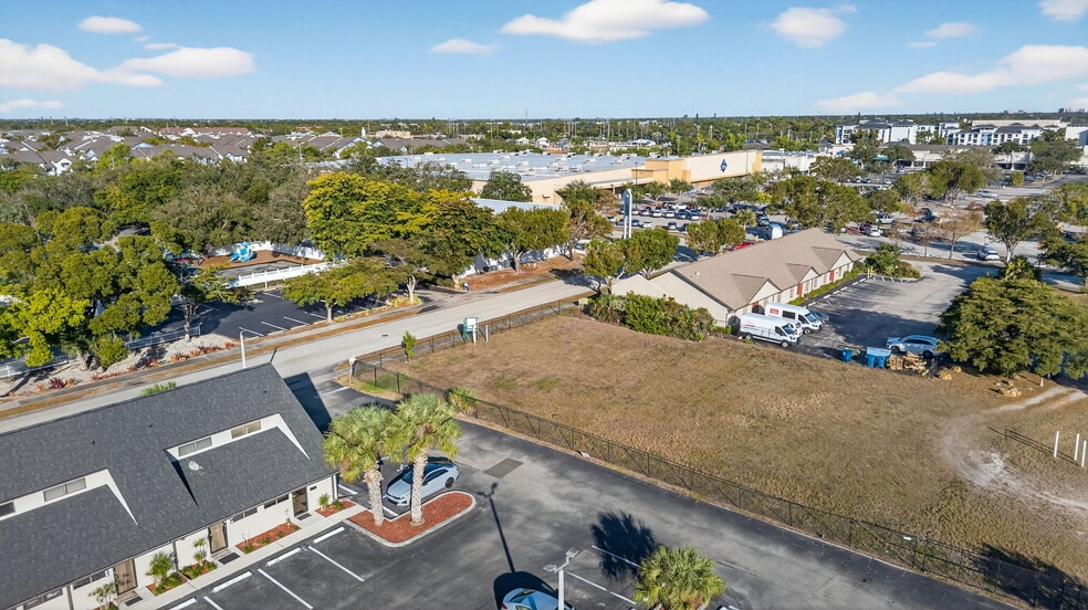 More Photos Of 5235 Ramsey Way, Fort Myers Office For Sale