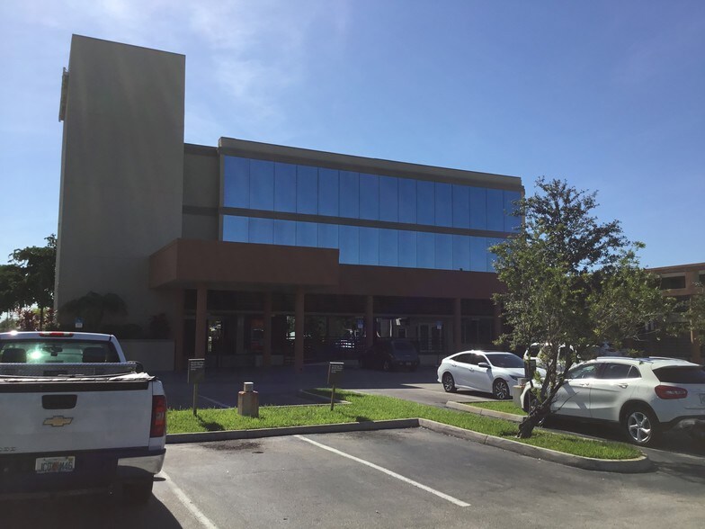 More Photos Of 6600 Taft St, Hollywood Medical For Lease