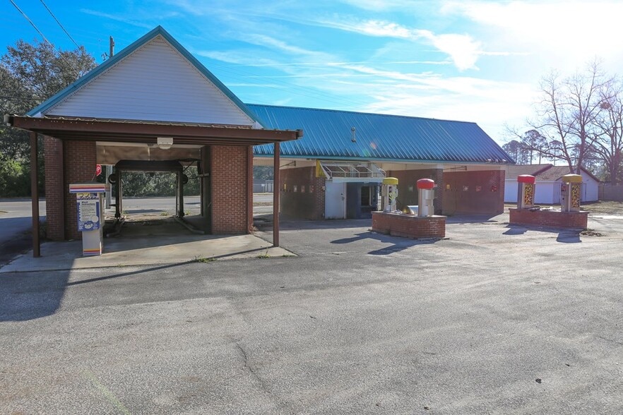 Primary Photo Of 557 U.S. Rte 1, Baxley Flex For Sale