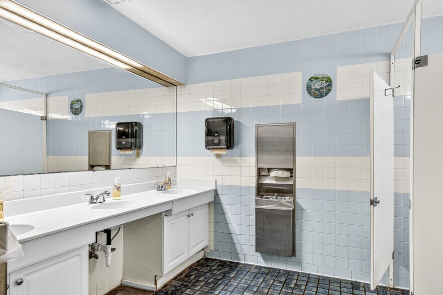 More Photos Of 1937-1965 A1A S, Saint Augustine Unknown For Lease