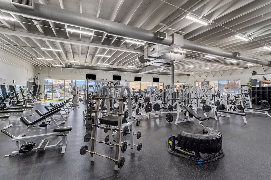 More Photos Of 1631 E Seltice Way, Post Falls Freestanding For Sale