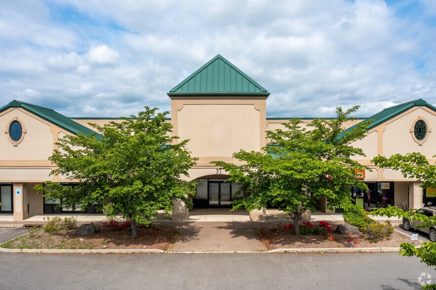 More Photos Of 31 Route 22, Pawling Storefront For Lease
