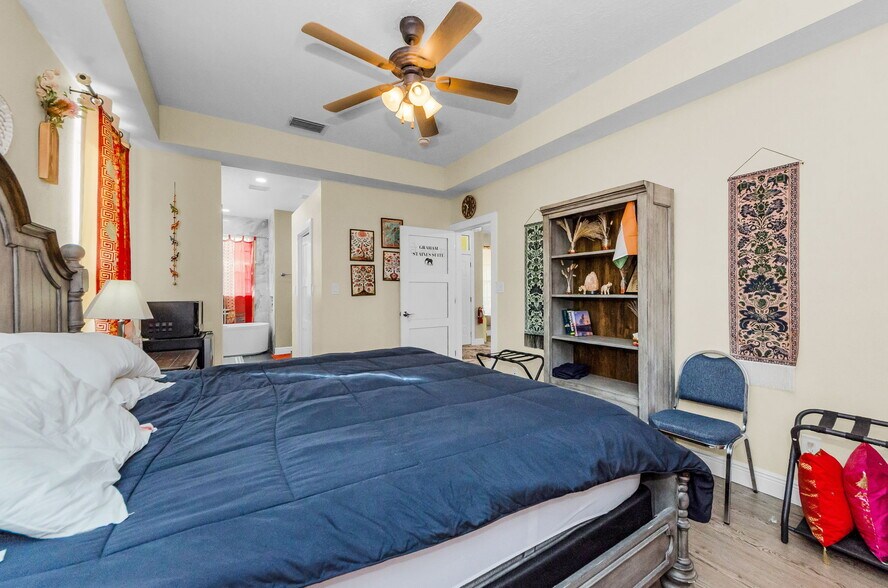 More Photos Of 11748 La Madera Blvd, Port Richey Office For Sale