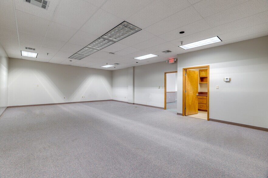 More Photos Of 401 Thomas Rd, West Monroe Medical For Lease