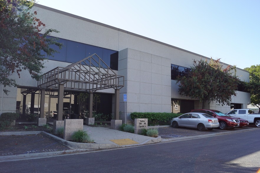 More Photos Of 105-161 W Victoria St, Long Beach Light Manufacturing For Lease