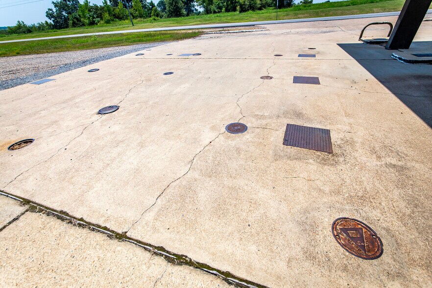More Photos Of 140 E Reynolds Rd, Arkadelphia Convenience Store For Sale
