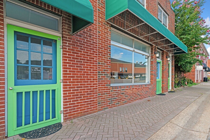 More Photos Of 108 N Main St, Ellijay Storefront Retail Residential For Sale