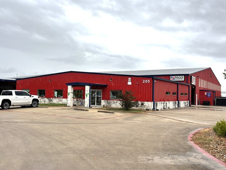 Primary Photo Of 205 Mustang Cv, Taylor Warehouse For Sale