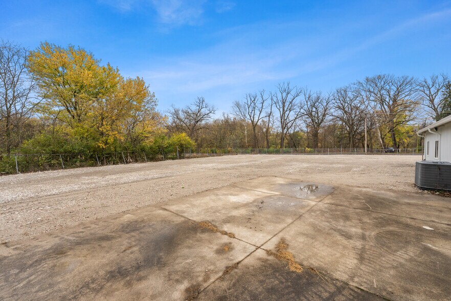 More Photos Of 22840 Canal Rd, Circleville Warehouse For Sale