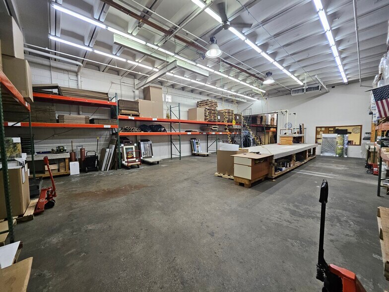 More Photos Of 3715 50th Ave, Minneapolis Manufacturing For Sale