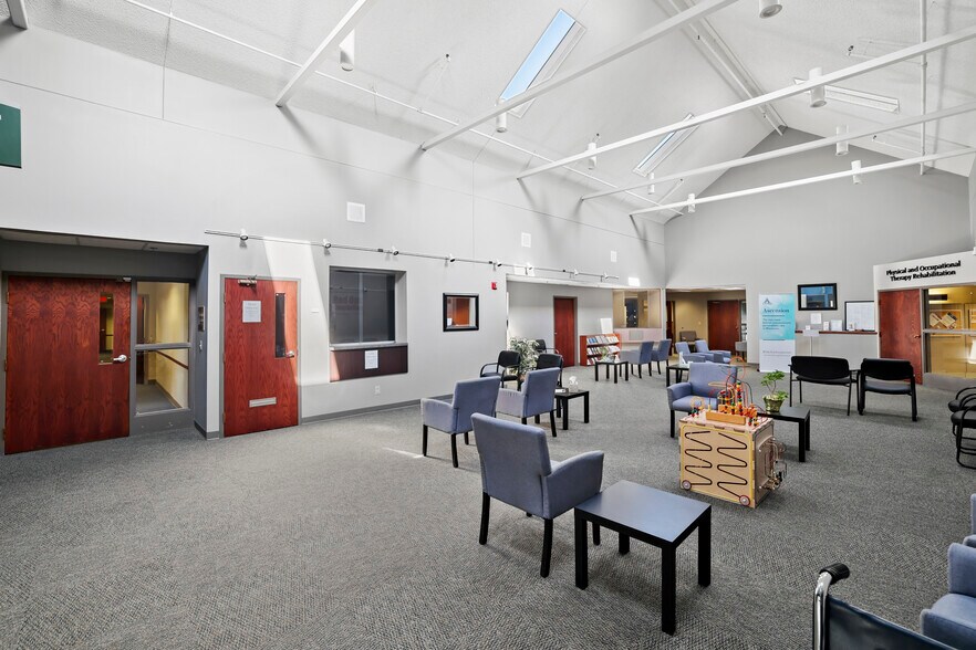 More Photos Of 1317 W Grand Ave, Port Washington Medical For Lease