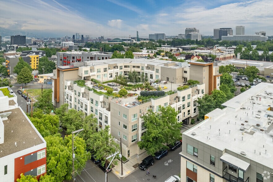 More Photos Of 1250 E Burnside St, Portland Apartments For Lease