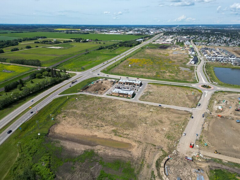 More Photos Of 3 Ballpark Way, Spruce Grove Storefront Retail Office For Lease