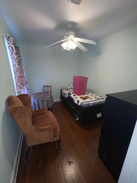 More Photos Of 2011 Binz St, Houston Apartments For Sale