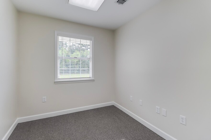 More Photos Of 831 Highway 90, Bay Saint Louis Office For Sale