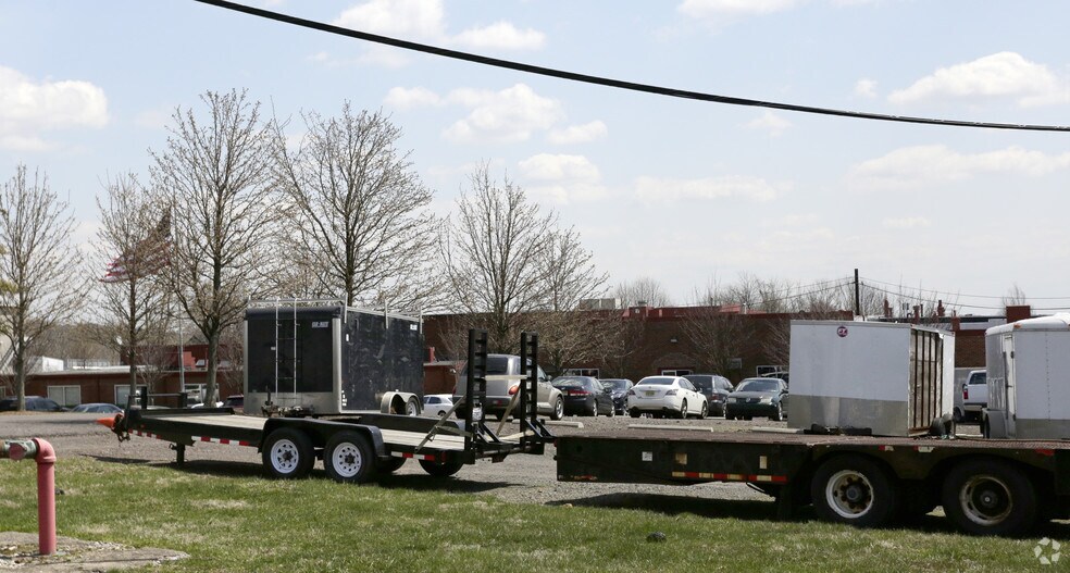 More Photos Of 331 Maple Ave, Horsham Township Manufacturing For Sale