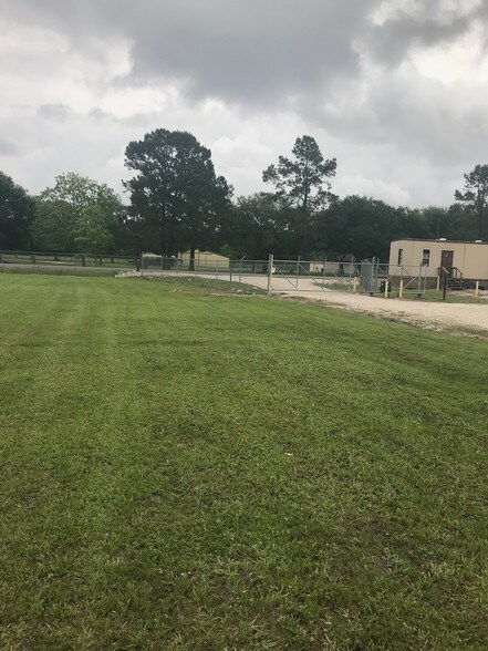 More Photos Of 14090 County Road 282, Alvin Land For Lease