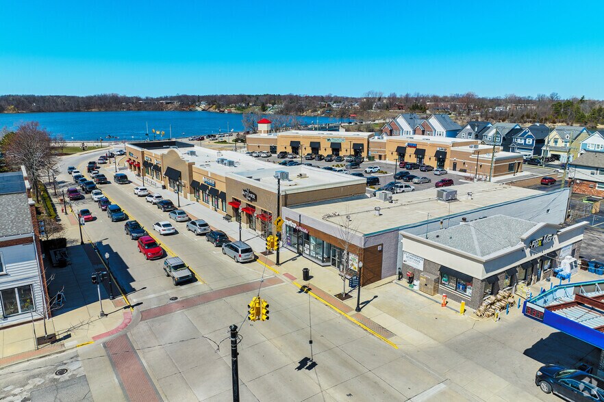 More Photos Of 504 Main St, Belleville Storefront Retail Office For Lease