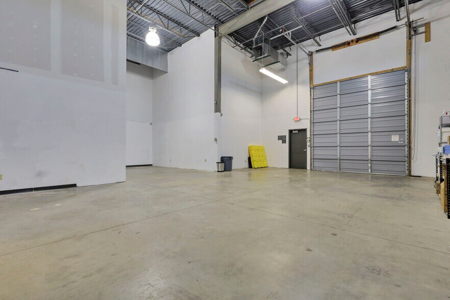 More Photos Of 6361 Nicholas Dr, Columbus Research And Development For Lease