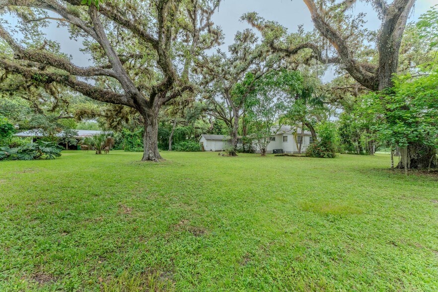 More Photos Of 351 Hickpochee Ave, LaBelle Office Residential For Sale