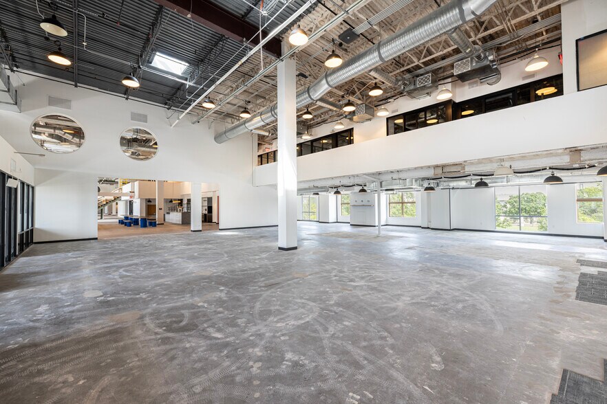 More Photos Of 7300 Lone Star Dr, Plano Storefront Retail Office For Lease