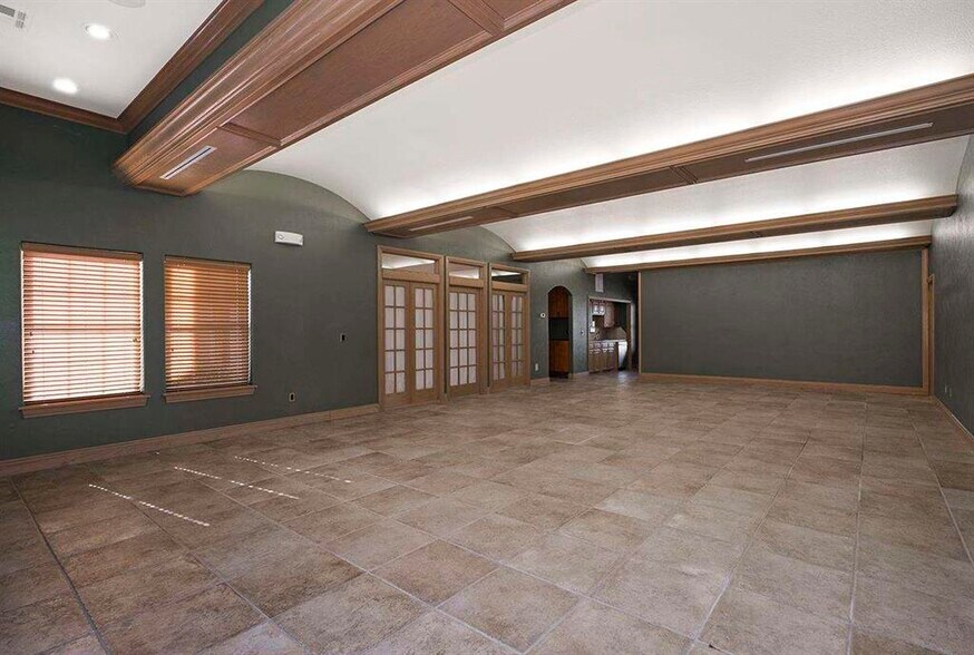 More Photos Of 1760 W Lakeview Rd, Stillwater Office For Sale