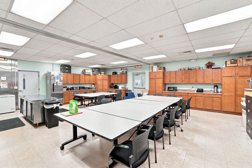 More Photos Of 91 Holt St, Buffalo Warehouse For Sale