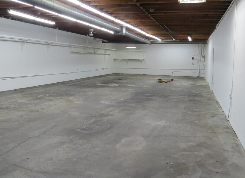More Photos Of 709 N Alexandria Ave, Los Angeles Auto Repair For Lease