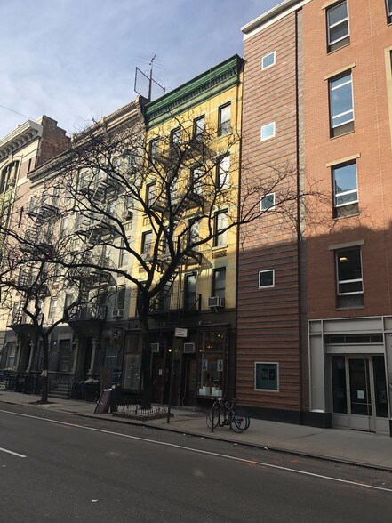 More Photos Of 319 W 47th St, New York Apartments For Lease