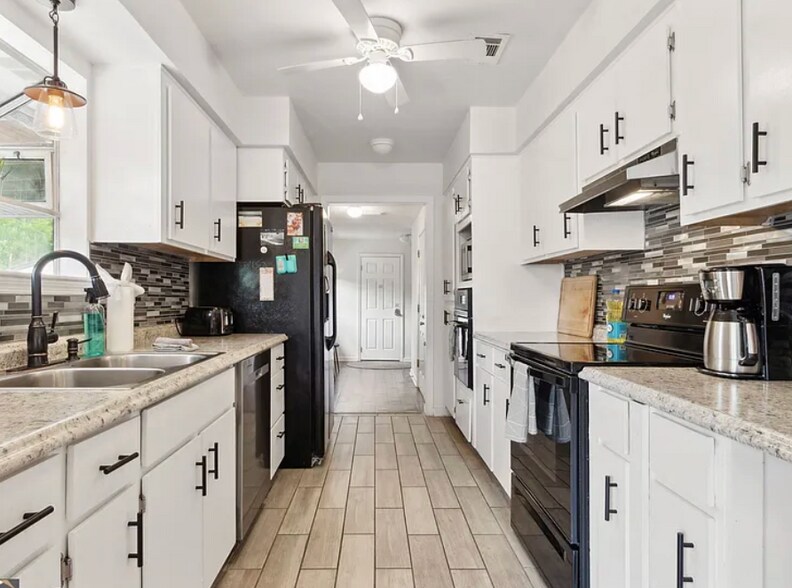 More Photos Of 501 W Hall St, Saint Marys Specialty For Sale