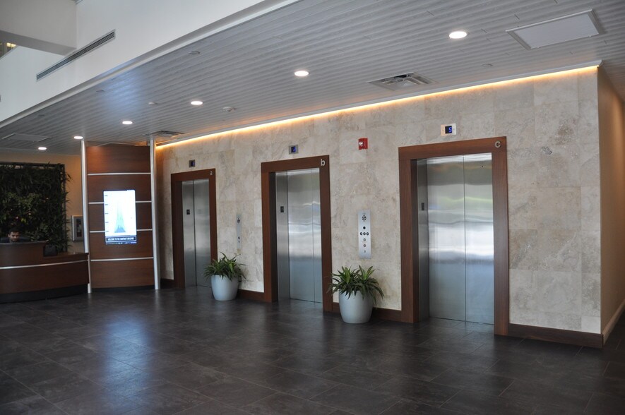 More Photos Of 300 1st Ave S, Saint Petersburg Office For Lease