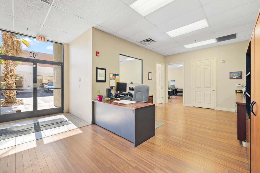 More Photos Of 5148 W Patrick Ln, Las Vegas Warehouse For Lease