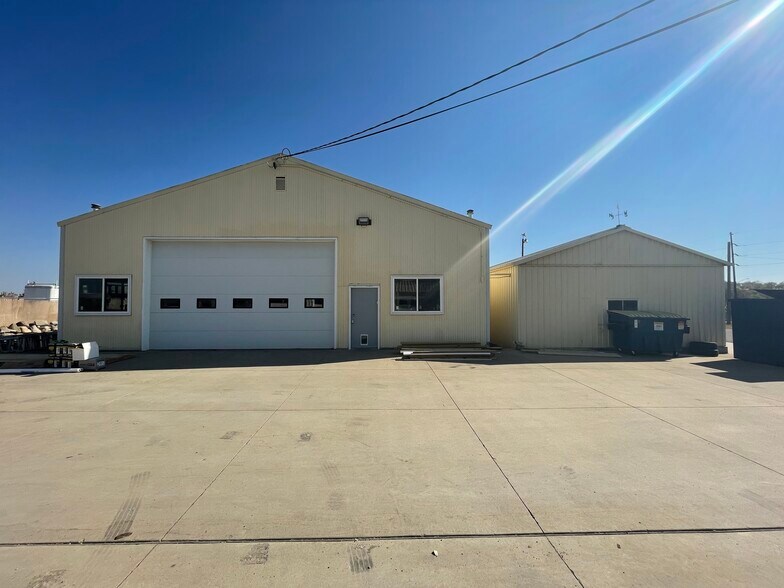 More Photos Of 2025 Bonaire Path W, Rosemount Warehouse For Sale