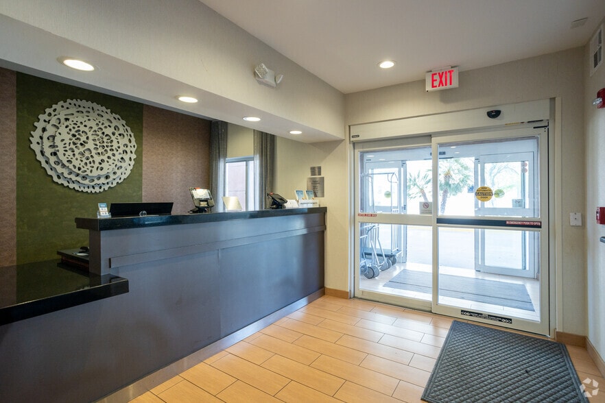 More Photos Of 2400 W Sam Houston Pky S, Houston Hotel For Sale