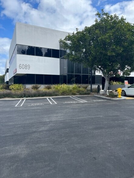 More Photos Of 6089 Bristol Pky, Culver City Loft Creative Space For Lease