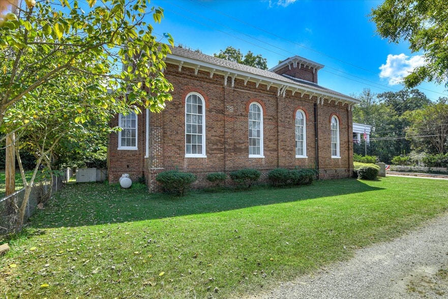 More Photos Of 205 E Liberty St, Washington Religious Facility For Sale
