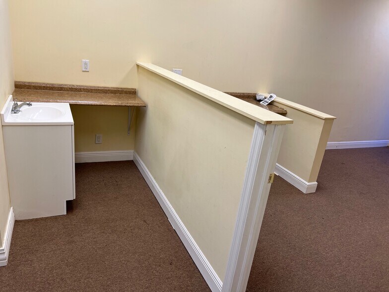 More Photos Of 1530 Cypress Dr, Jupiter Light Manufacturing For Lease