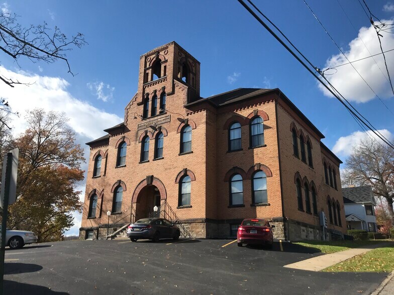Primary Photo Of 25 Hastings Ave, Oakdale Apartments For Lease