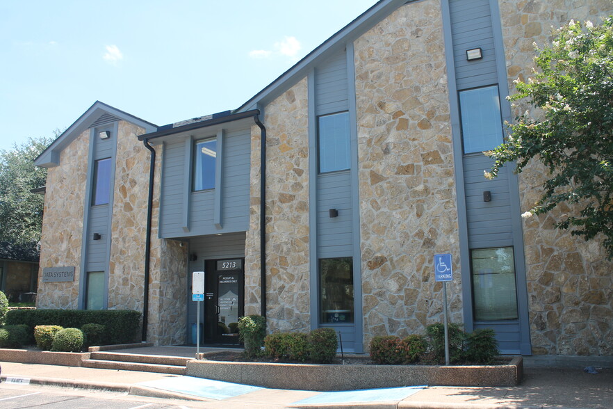 Primary Photo Of 5213 Lake Shore Dr, Waco Office For Lease