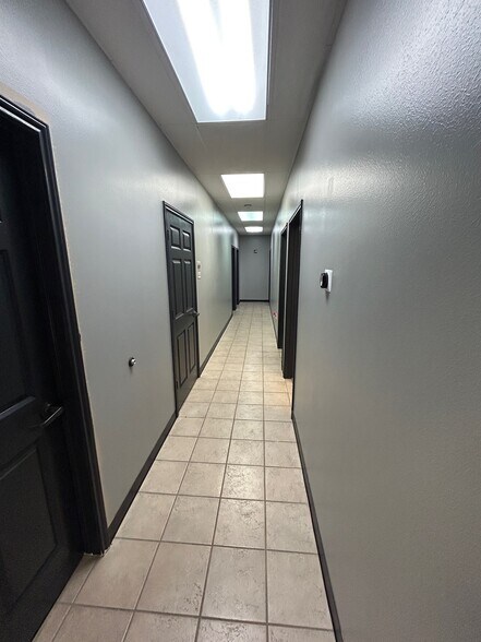 More Photos Of 8825 Eastex Fwy, Beaumont Warehouse For Sale