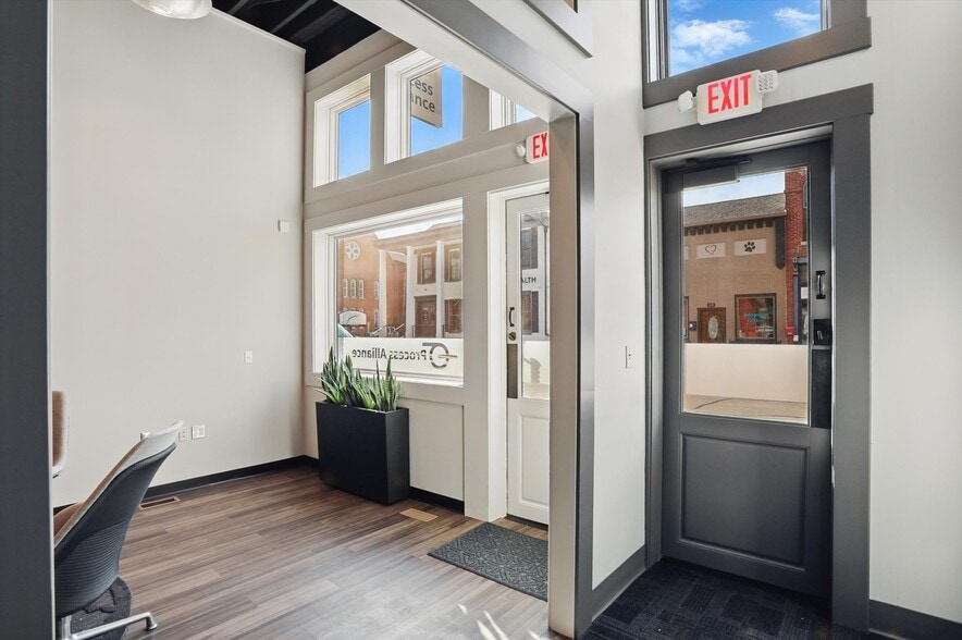 More Photos Of 164 E Jefferson St, Franklin Office For Sale