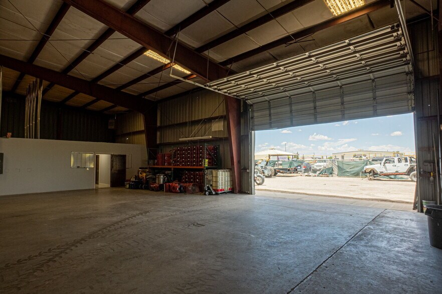 More Photos Of 3500 Confederate Rd, El Paso Warehouse For Lease