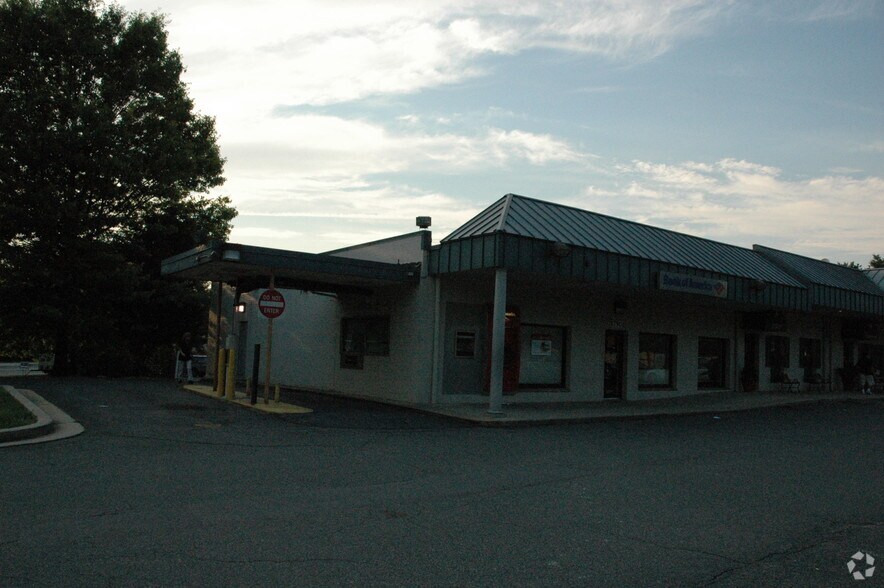 More Photos Of 17501-17533 Redland Rd, Derwood Storefront Retail Office For Lease