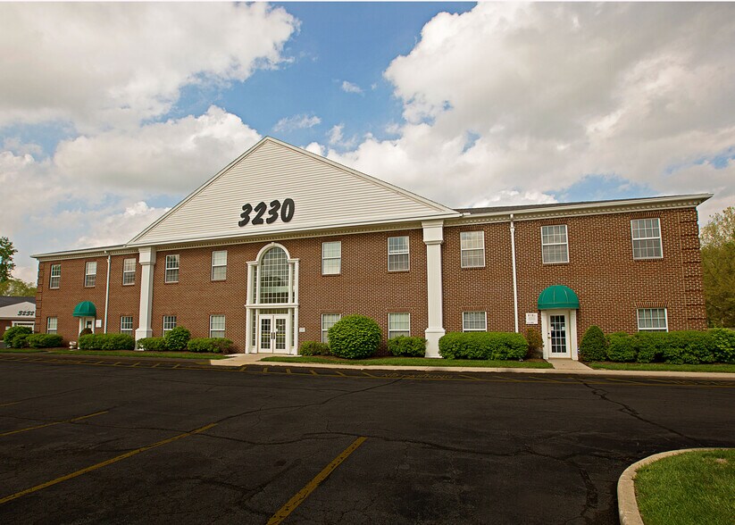 More Photos Of 3230 Central Park W, Toledo Office For Lease