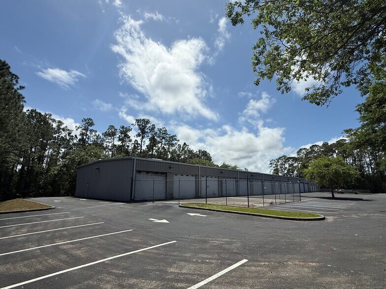More Photos Of 701 Fentress Blvd, Daytona Beach Distribution For Lease