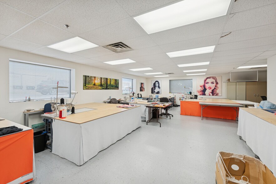 More Photos Of 1 Premier Dr, Long Lake Manufacturing For Sale