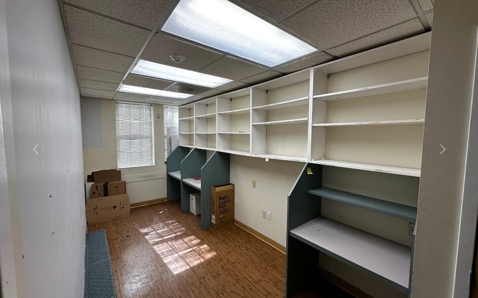 More Photos Of 105 Merrick St, Worcester Medical For Sale