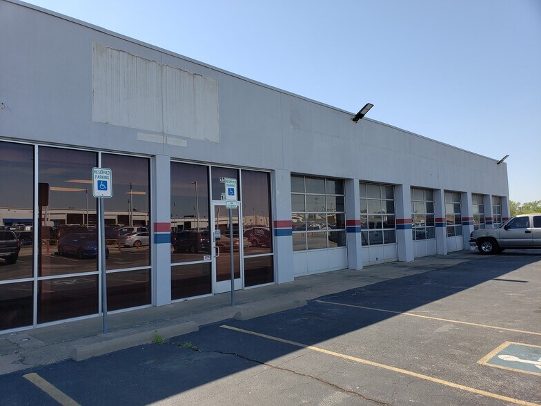More Photos Of 3317 Inwood Rd, Dallas Auto Repair For Lease